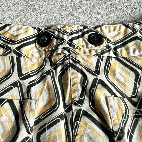 Lija Women’s Geometric Yellow Golf Bermuda Shorts - Picture 9 of 11